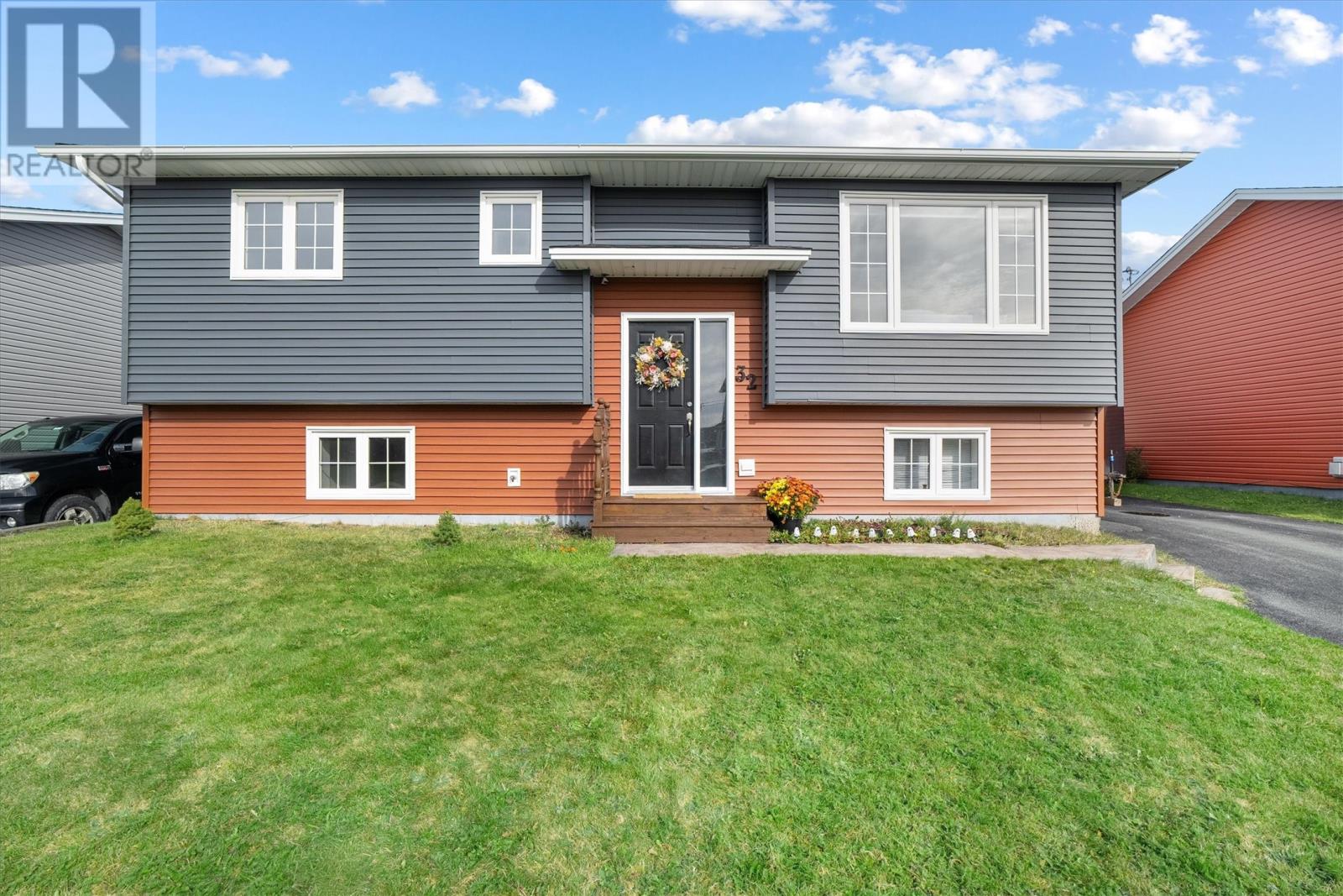 32 Windfall Cres, Conception Bay South, NL A1W 4V3