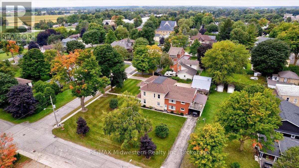 163 John St S, Minto, ON N0G 1Z0