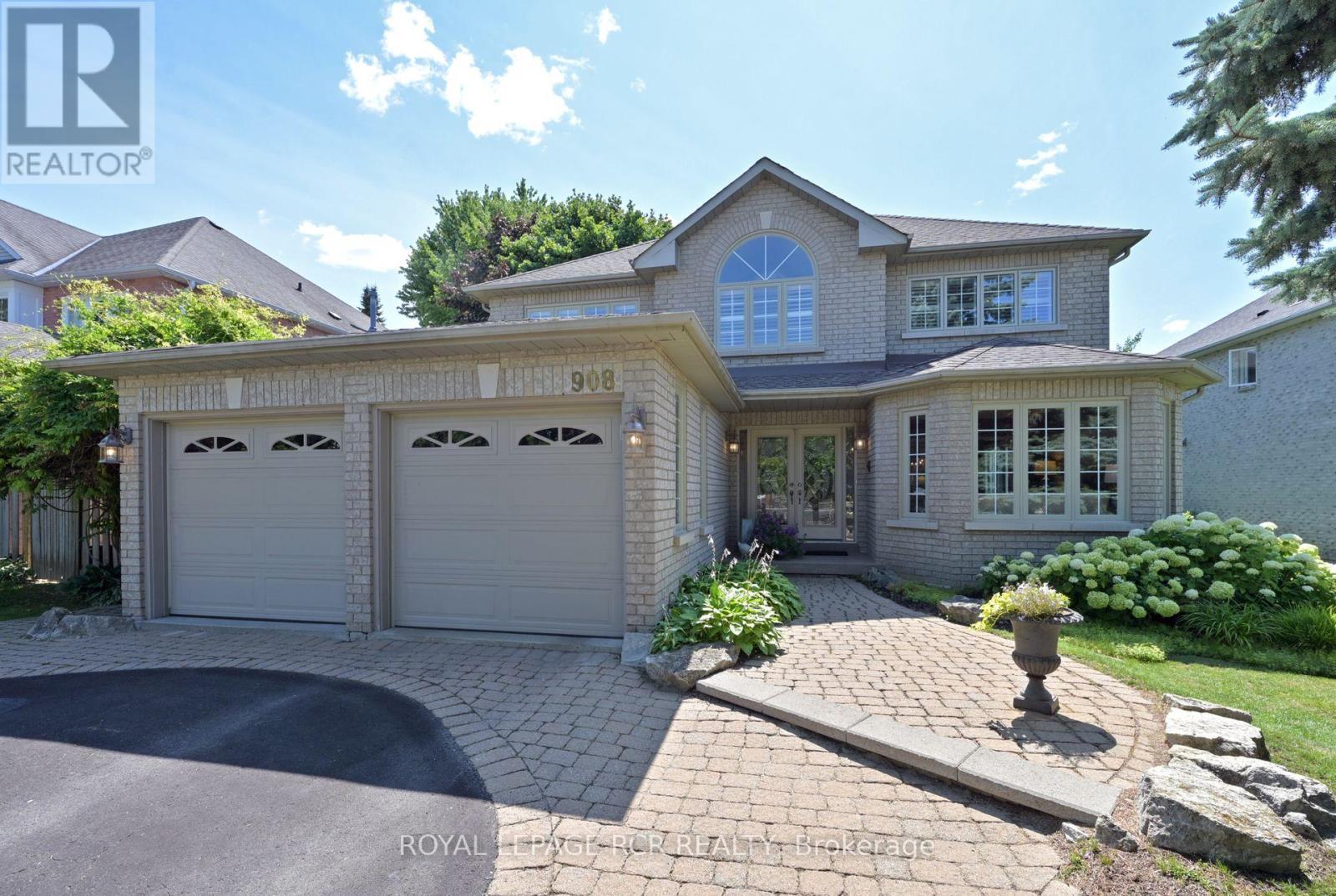 908 Schaeffer Outlook, Newmarket, ON L3X 1V9