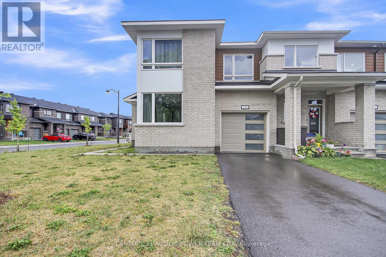 254 Ormiston Cres, Ottawa, ON K2J 7E4