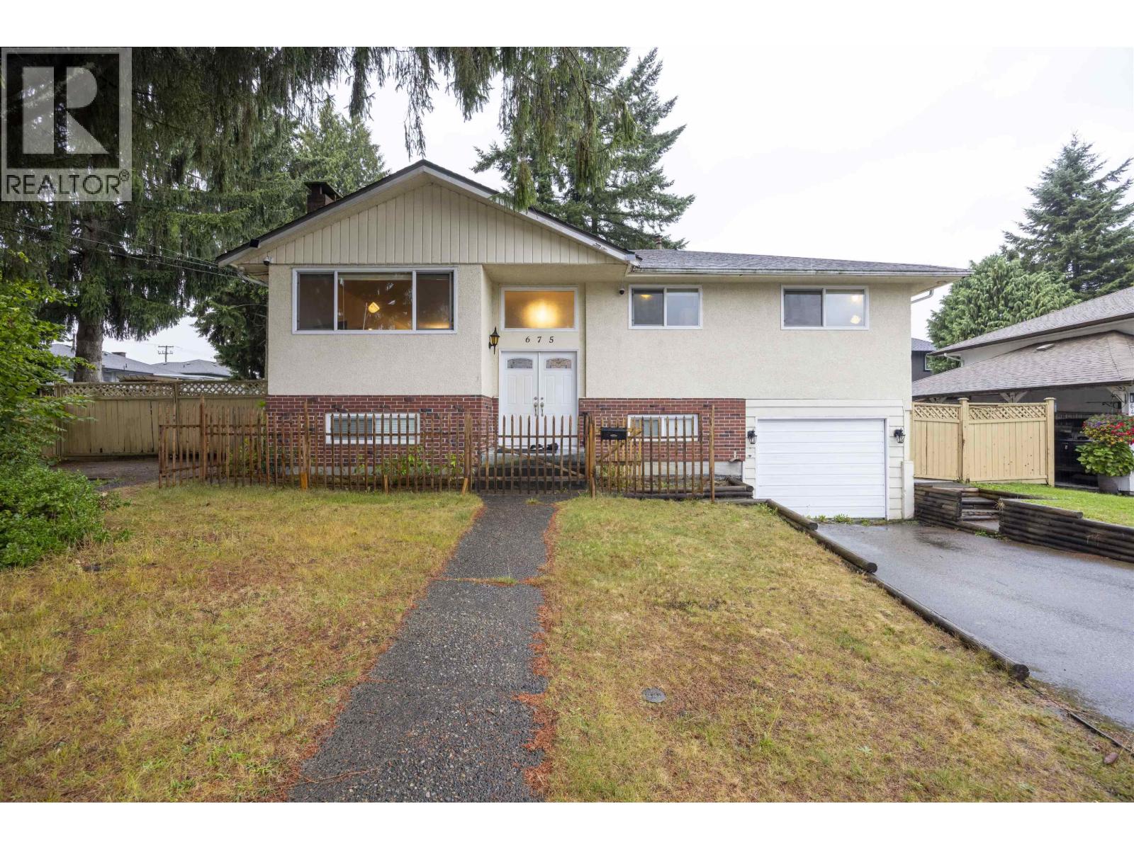 675 Duncan Ave, Burnaby, BC V5B 4M1