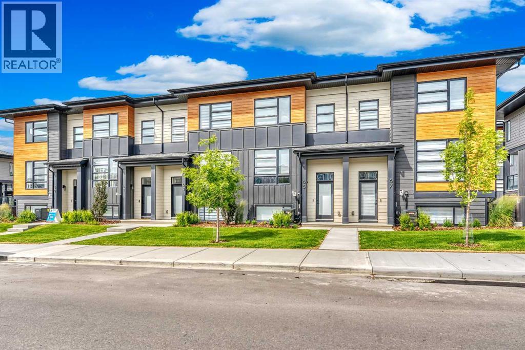 63 Lucas Way NW, Calgary, AB T3P 2C7