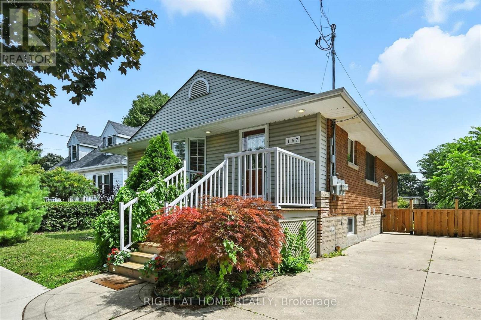 157 W 19th St, Hamilton, ON L9C 4H9