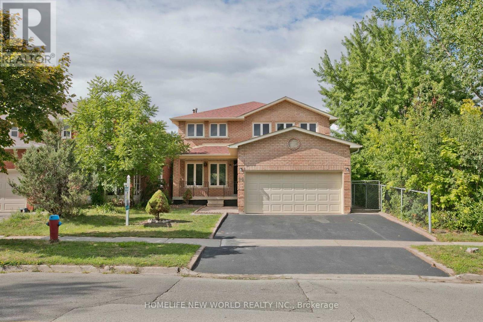94 Weldrick Rd E, Richmond Hill, ON L4C 8T7