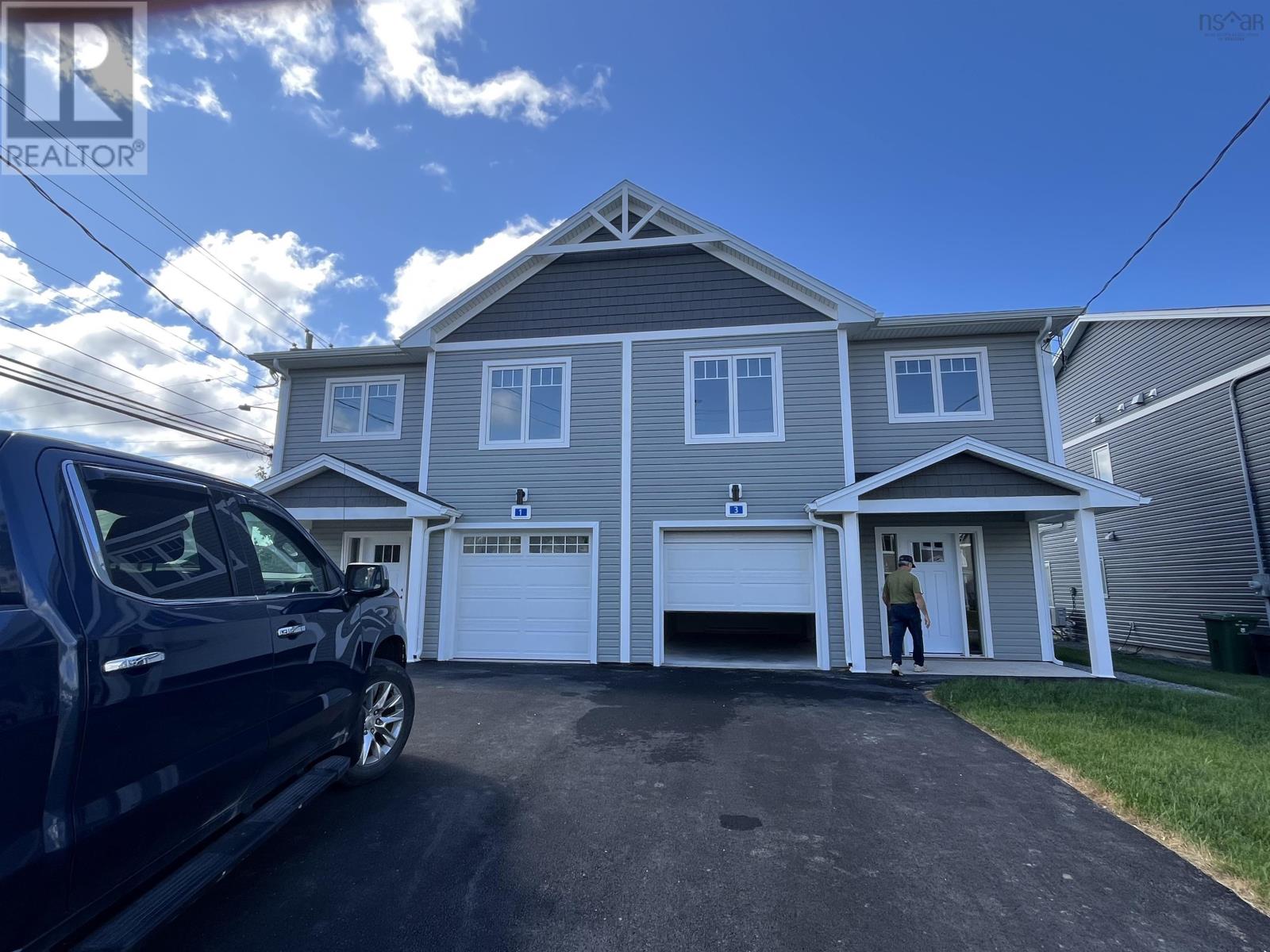 3 Sherwood, Enfield, NS B2T 0T2