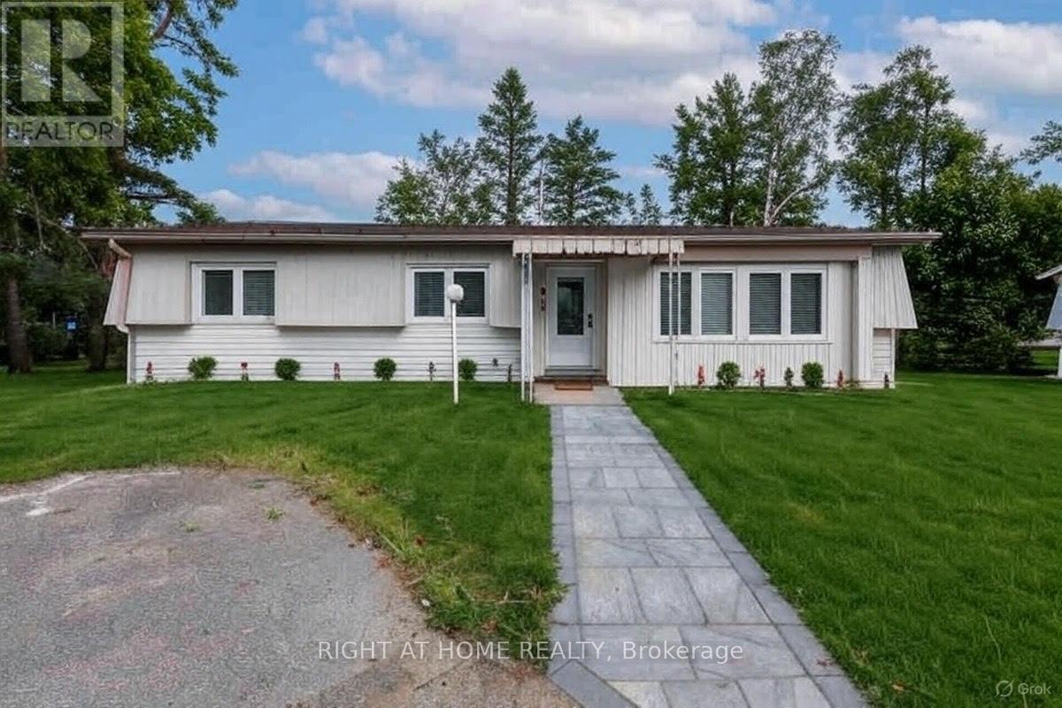 3 Mulberry Ct, Barrie, ON L4N 9S2