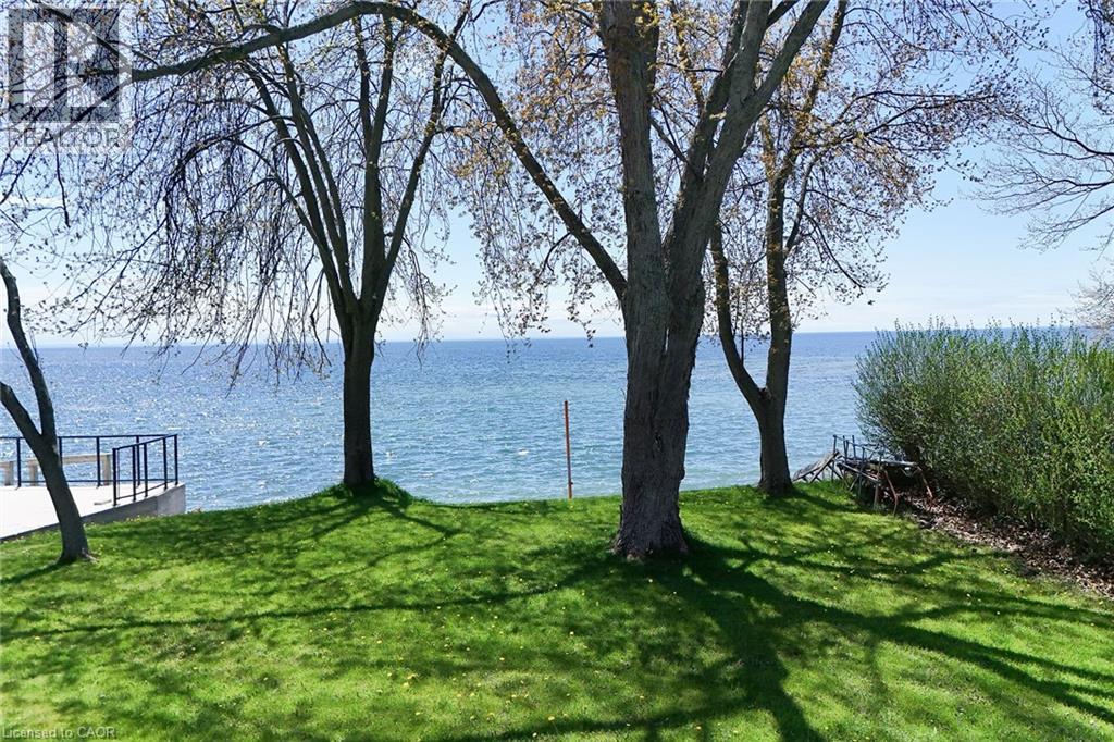 13 Horseshoe Bay Rd, Dunnville, ON N1A 2W8