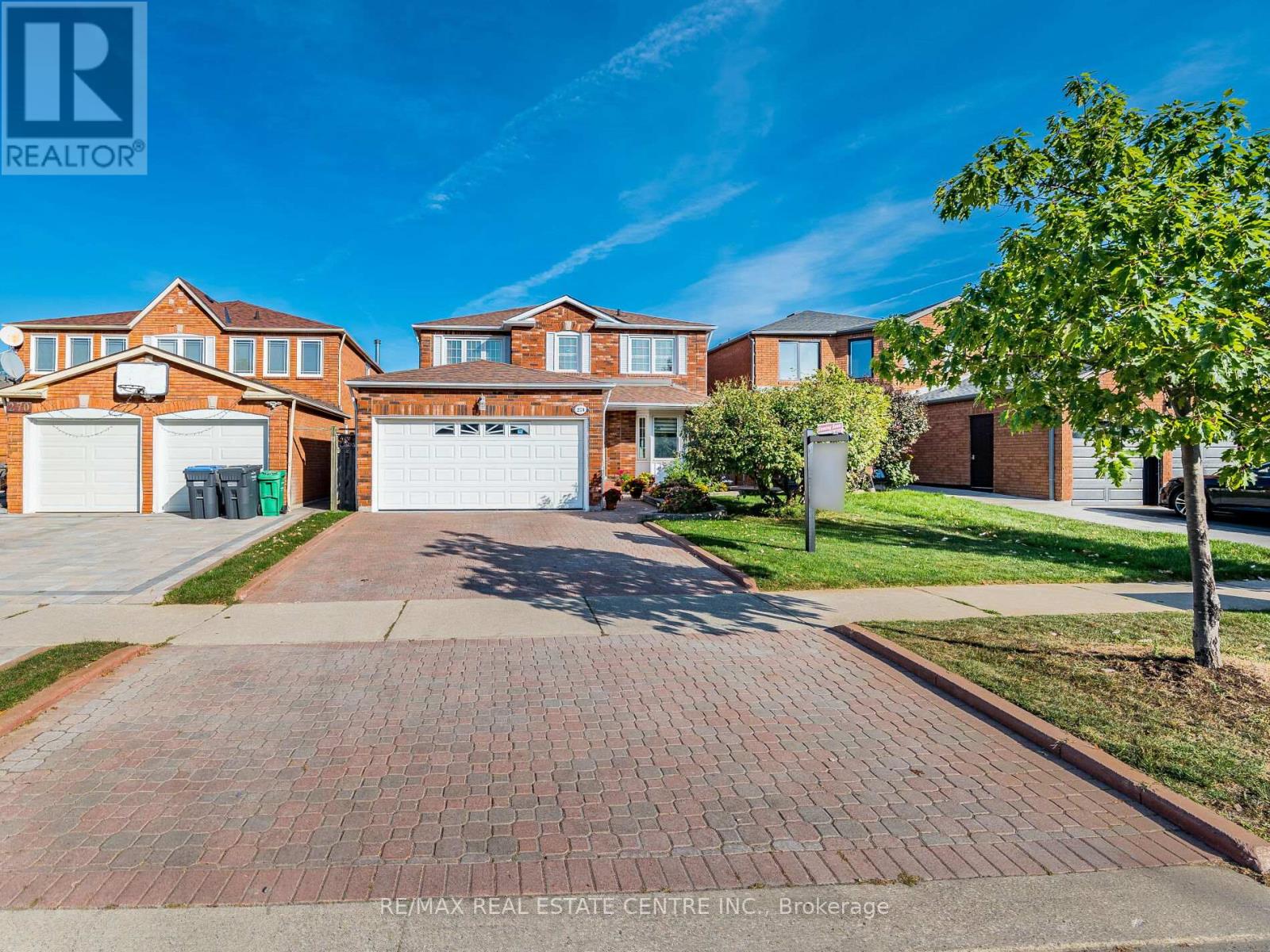 274 Ceremonial Dr, Mississauga Hurontario, ON L5R 2N8
