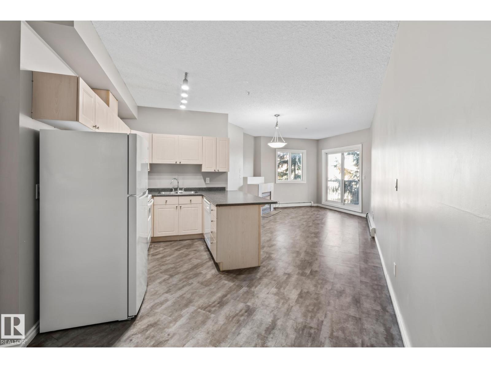 10118 95 Street #303, Edmonton, AB T5H 4R6