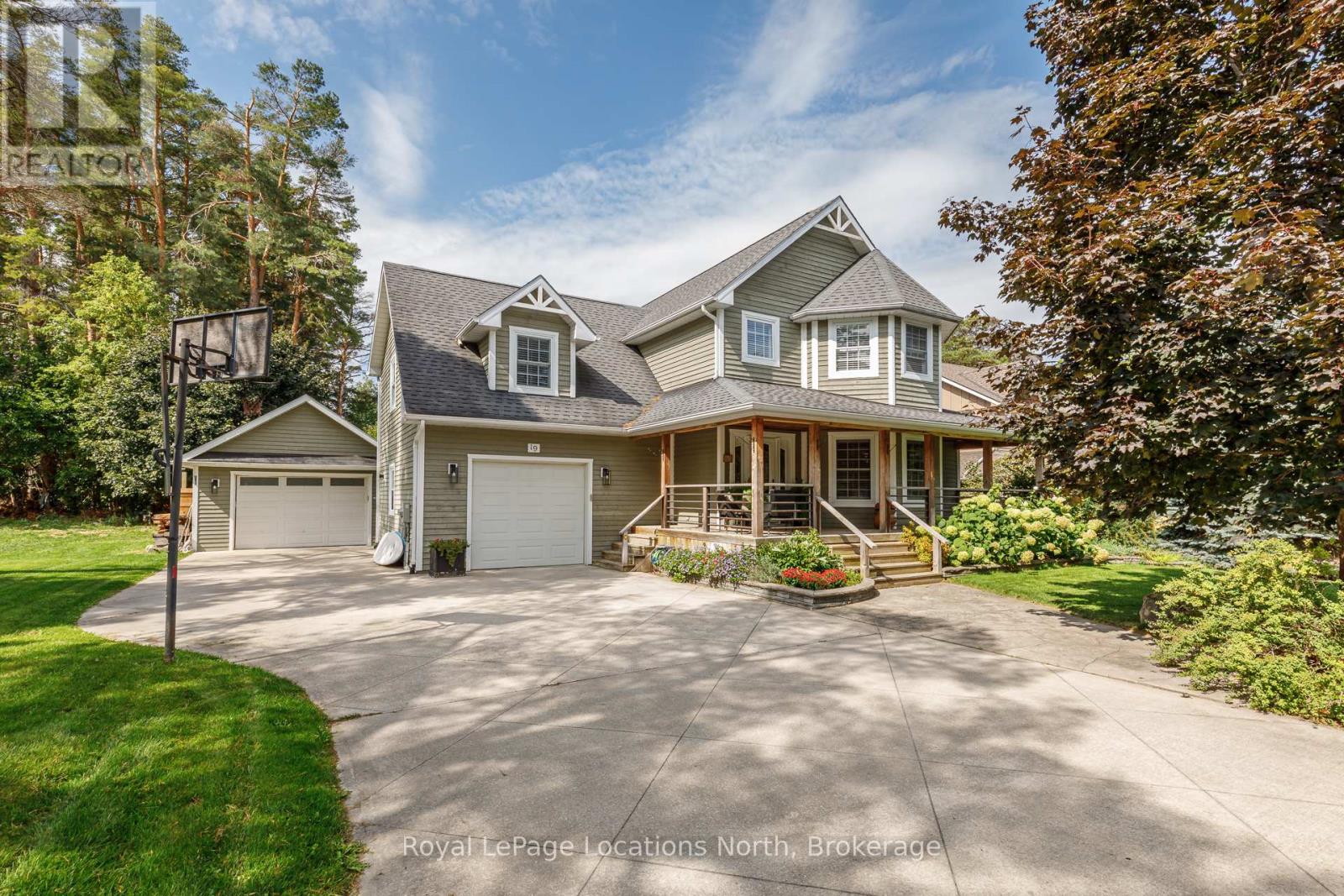 19 Melville St, Clearview, ON L0M 1P0