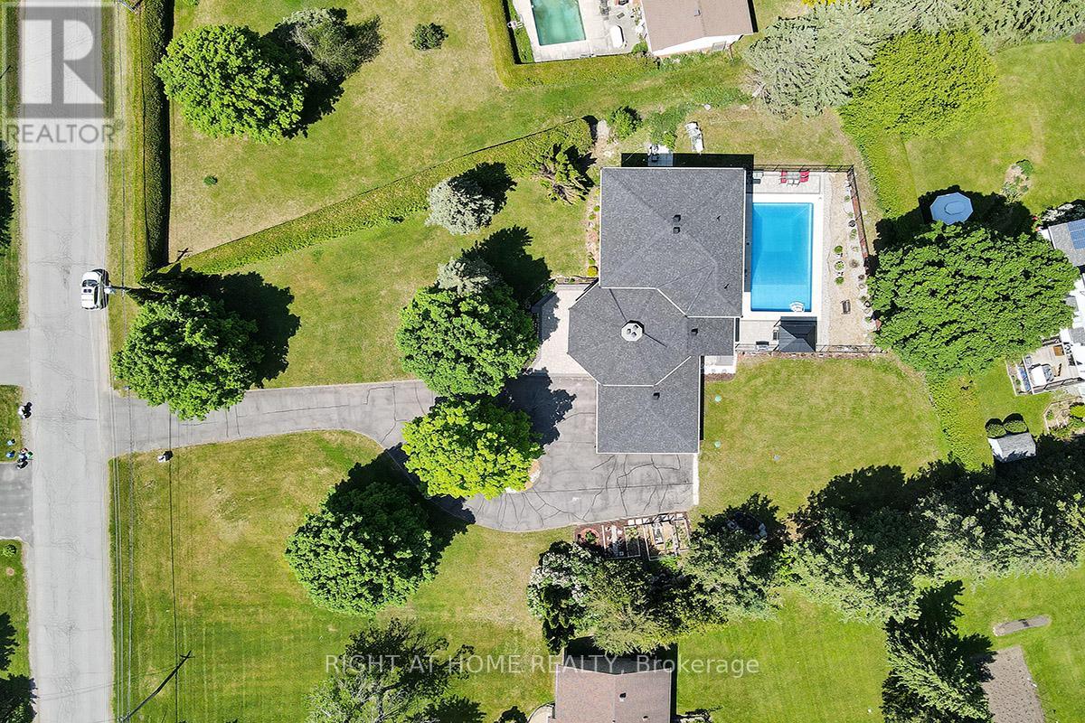 25 Bren Maur Rd, Ottawa, ON K2J 3Z7