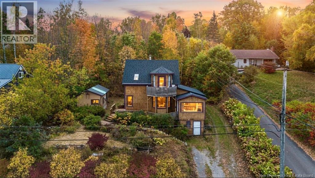 1960 Woodstock Rd, Fredericton, NB E3C 1L3