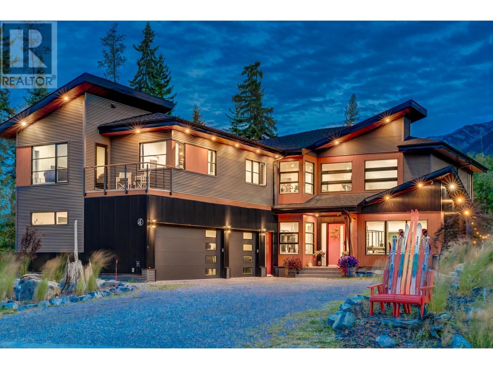 4 Sunset Ln, Fernie, BC V0B 1M1