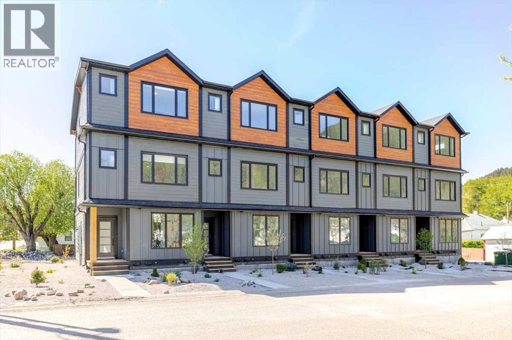 2102 131 Street Unit 4, Blairmore, AB T0K 0E0