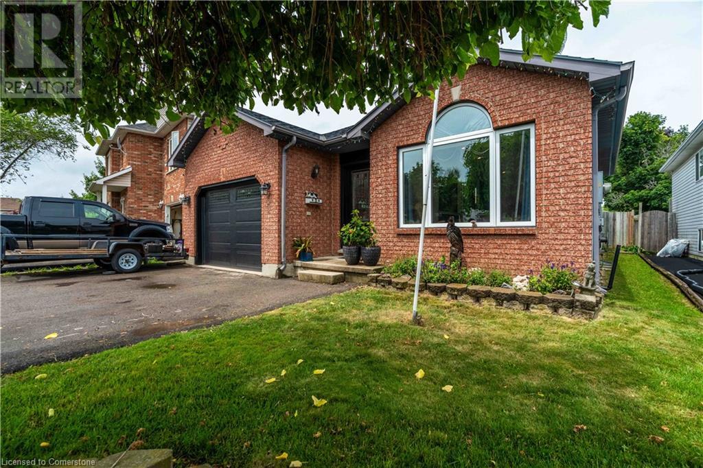 30 Glengary Cres, Caledonia, ON N3W 2L7