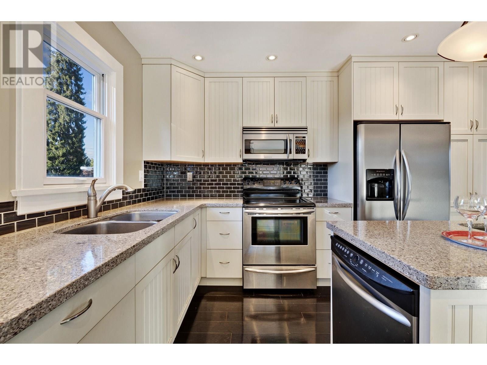 805 Longlac St, Coquitlam, BC V3J 5J7