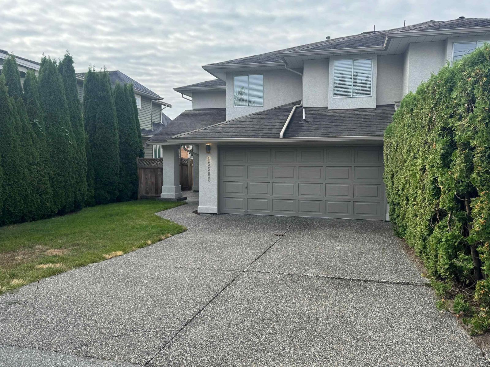 15582 Russell Ave, White Rock, BC V4B 2R3