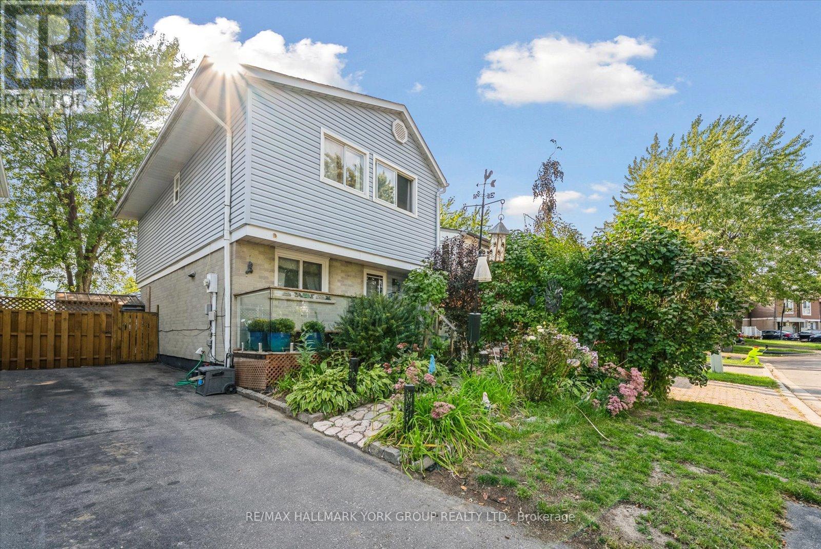 31 Jacobs Sq, Brampton, ON L6S 2M5