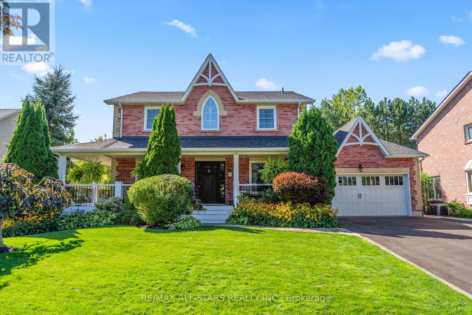 24 Colonel Sharpe Cres, Uxbridge, ON L9P 1T6