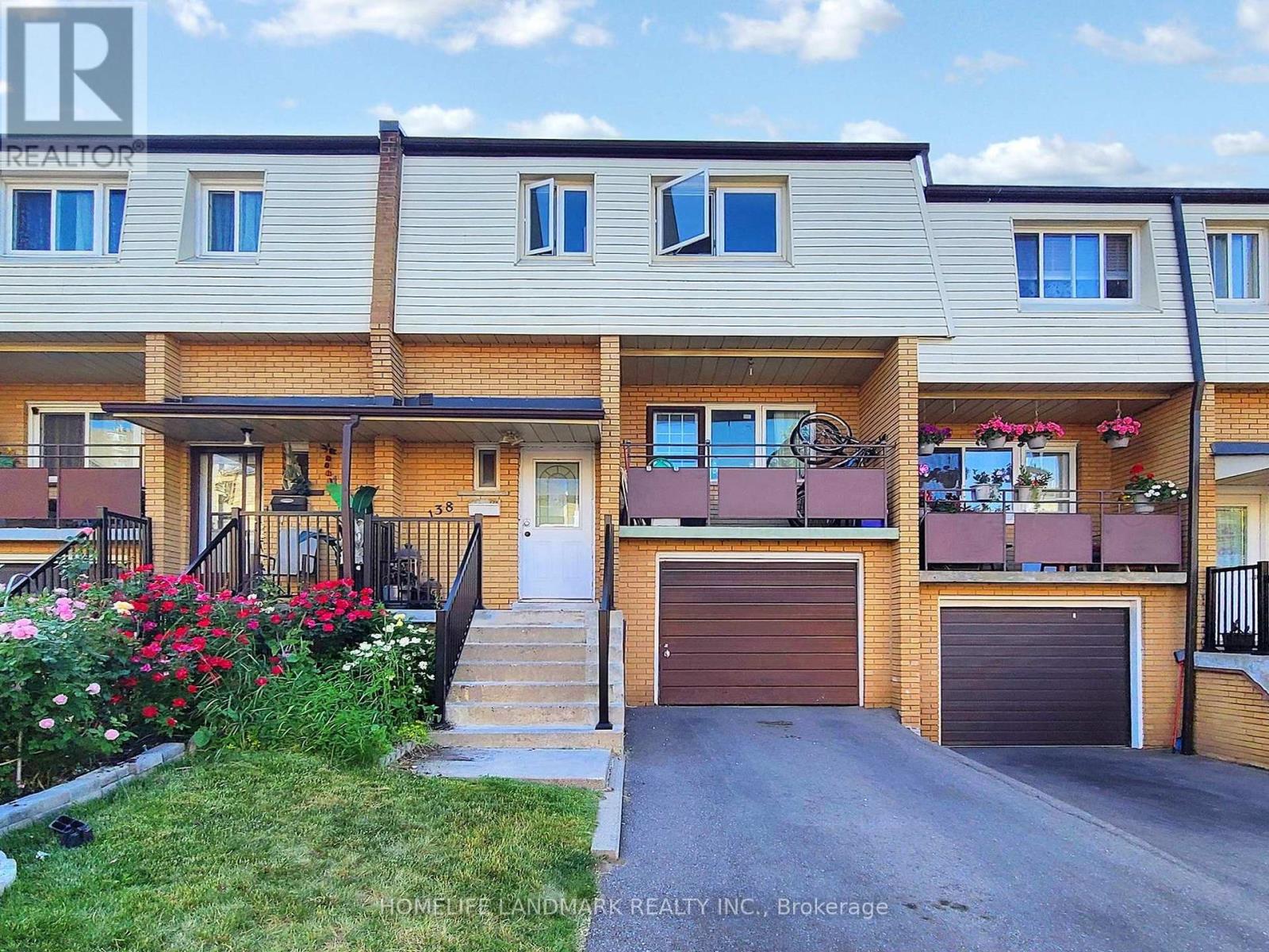 138 3175 Kirwin Ave, Mississauga, ON L5A 3M4
