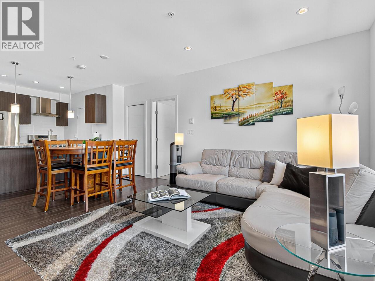 5688 Hastings Street Unit 303, Burnaby, BC V5B 1R4