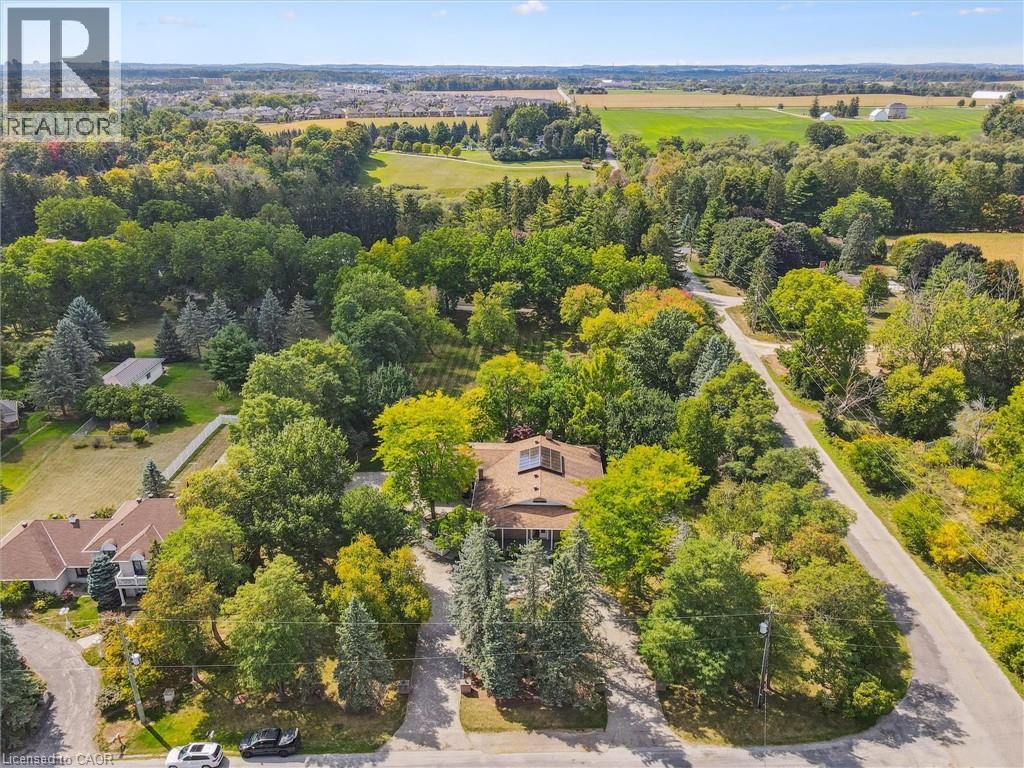 35 Charing Cross, Waterloo, ON N2J 4G8