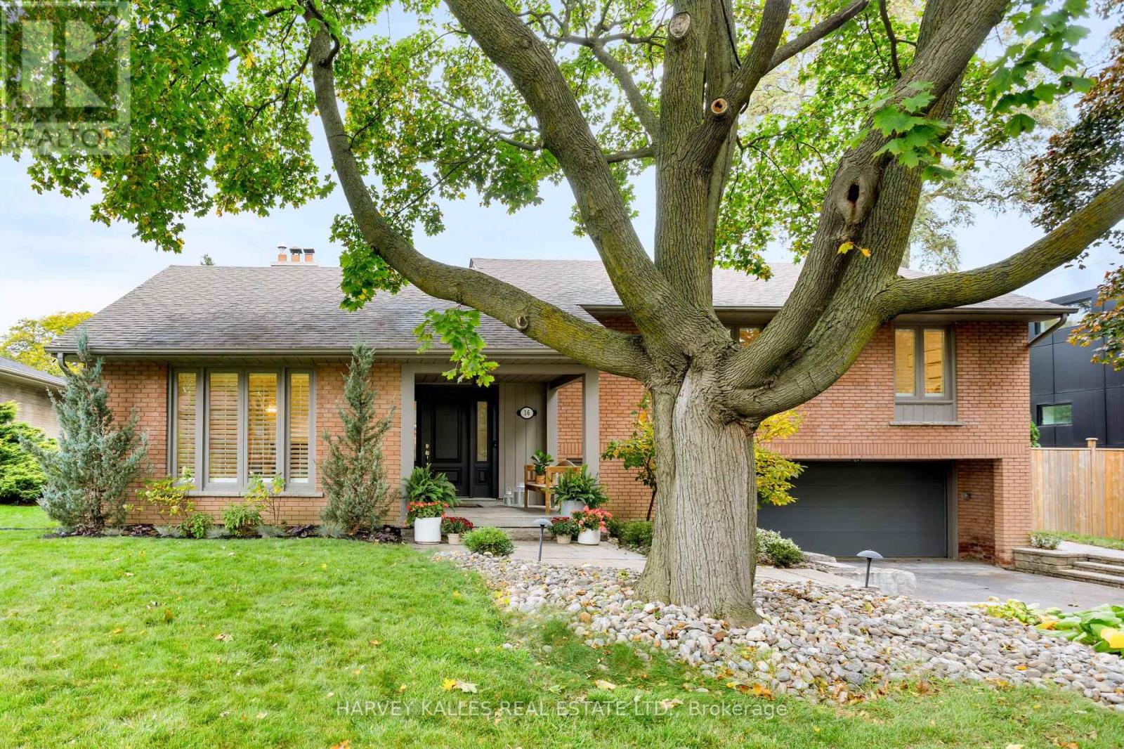 36 Ravensbourne Cres, Toronto, ON M9A 2A8