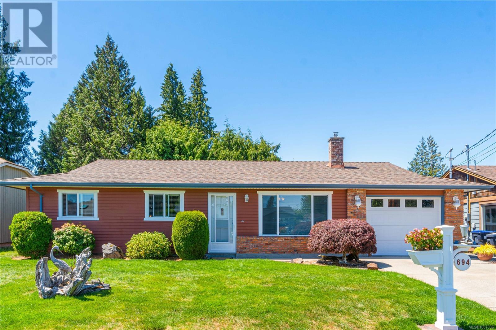 694 Wedgewood Cres, Parksville, BC V9P 1B6