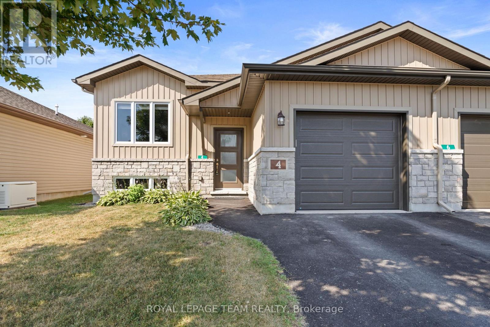 4 Brittany St, North Stormont, ON K0A 1R0