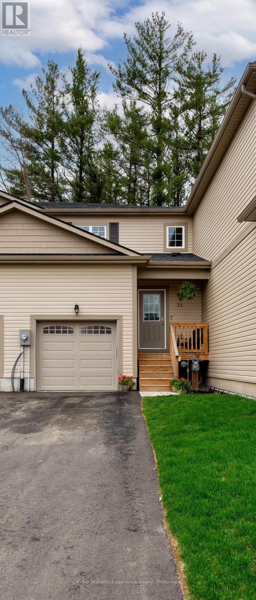 31 Nicole Park Ct, Bracebridge Macaulay, ON P1L 0C8