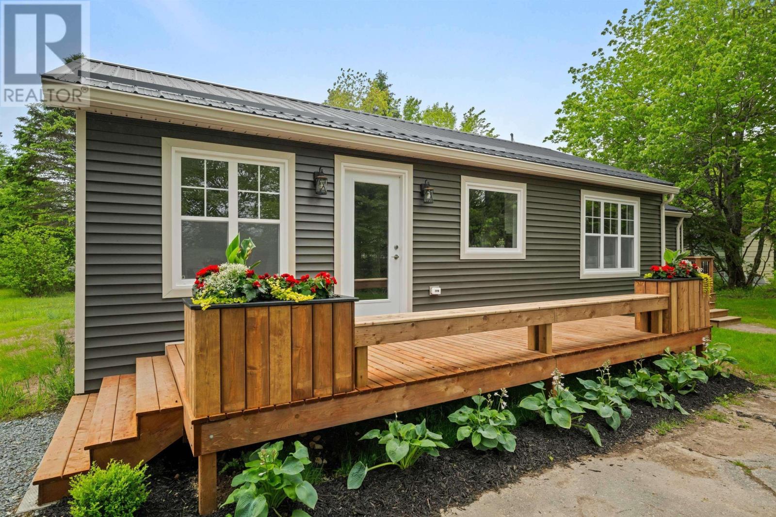7 Daylily Ln, Lake Charlotte, NS B0J 1L0