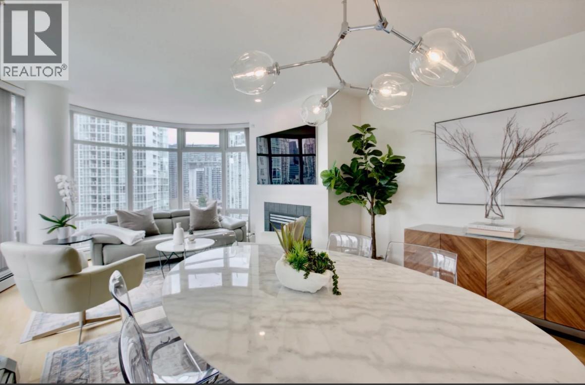 1199 Marinaside Crescent Unit 1205, Vancouver, BC V6Z 2Y2