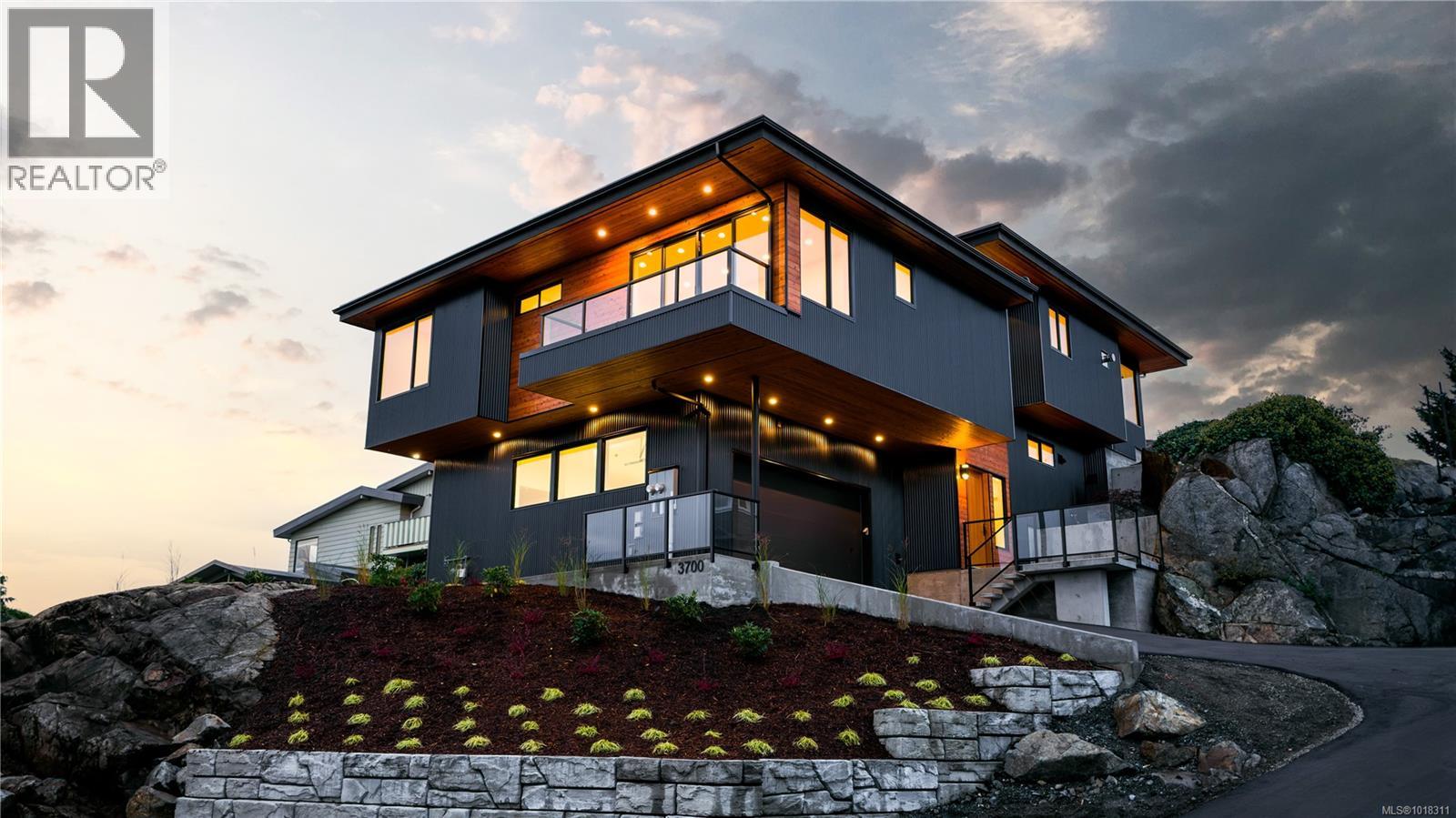 3700 Kootenay Pl, Saanich, BC V8P 2G2