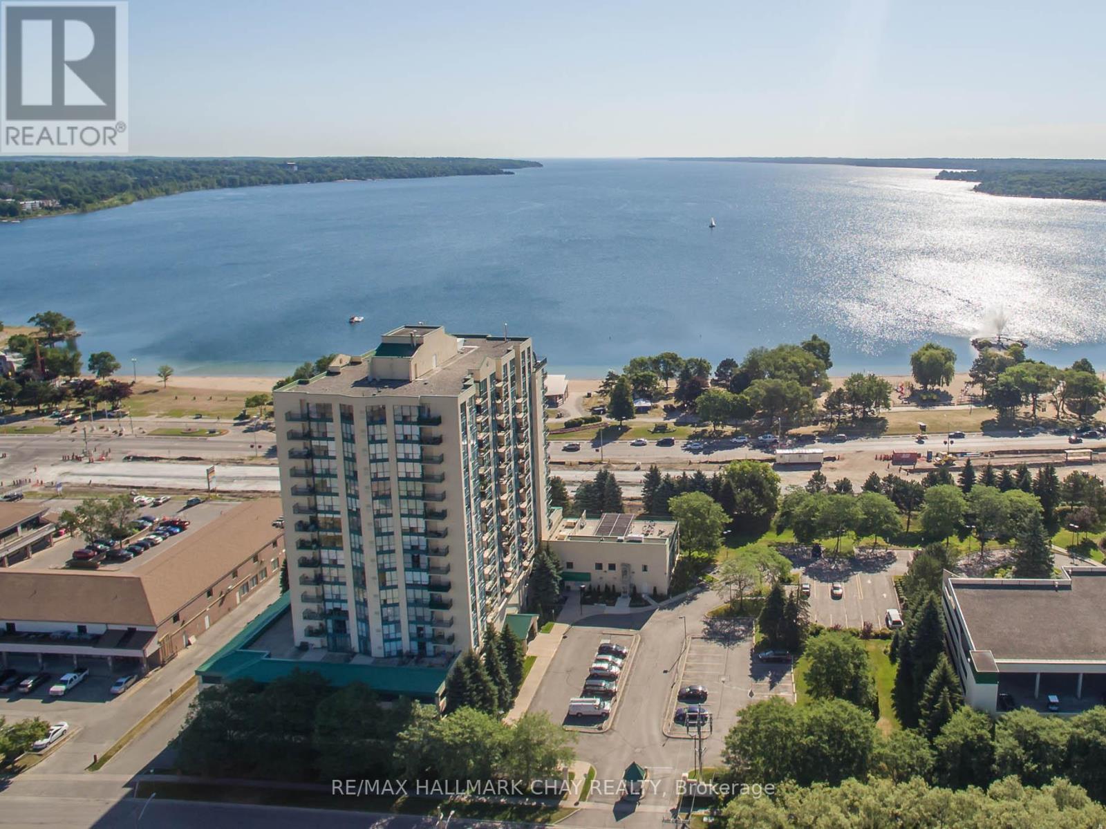 908 65 Ellen St, Barrie, ON L4N 3A5