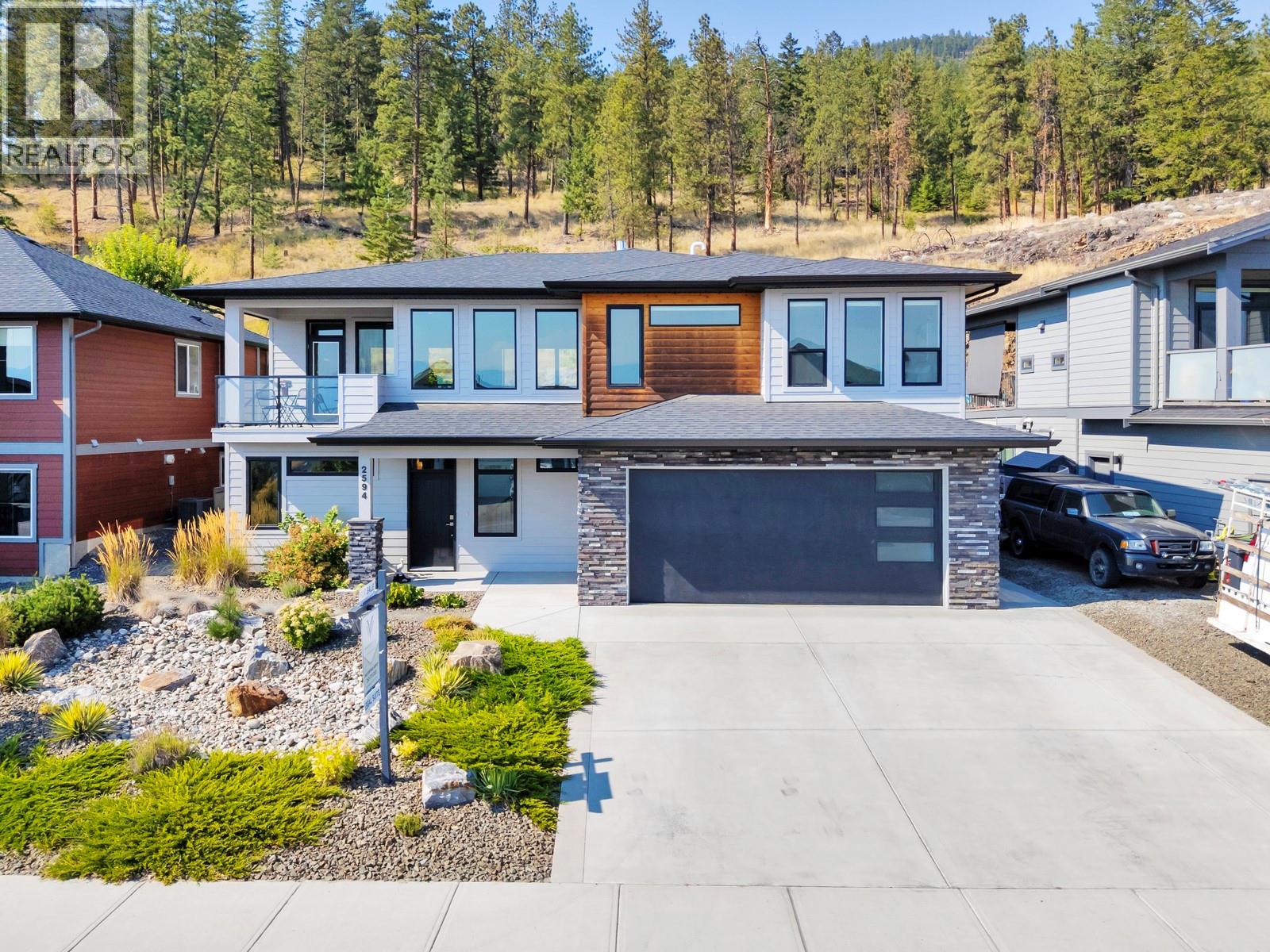 2594 Crown Crest Dr, West Kelowna, BC V4T 3N3