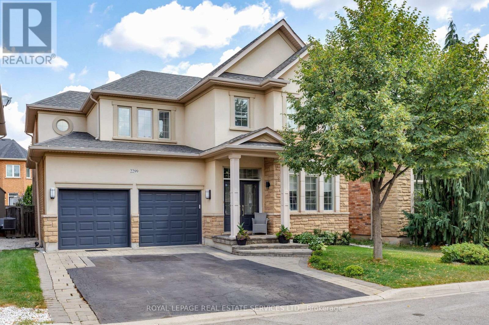 2299 Millstone Dr, Oakville, ON L6M 0H1