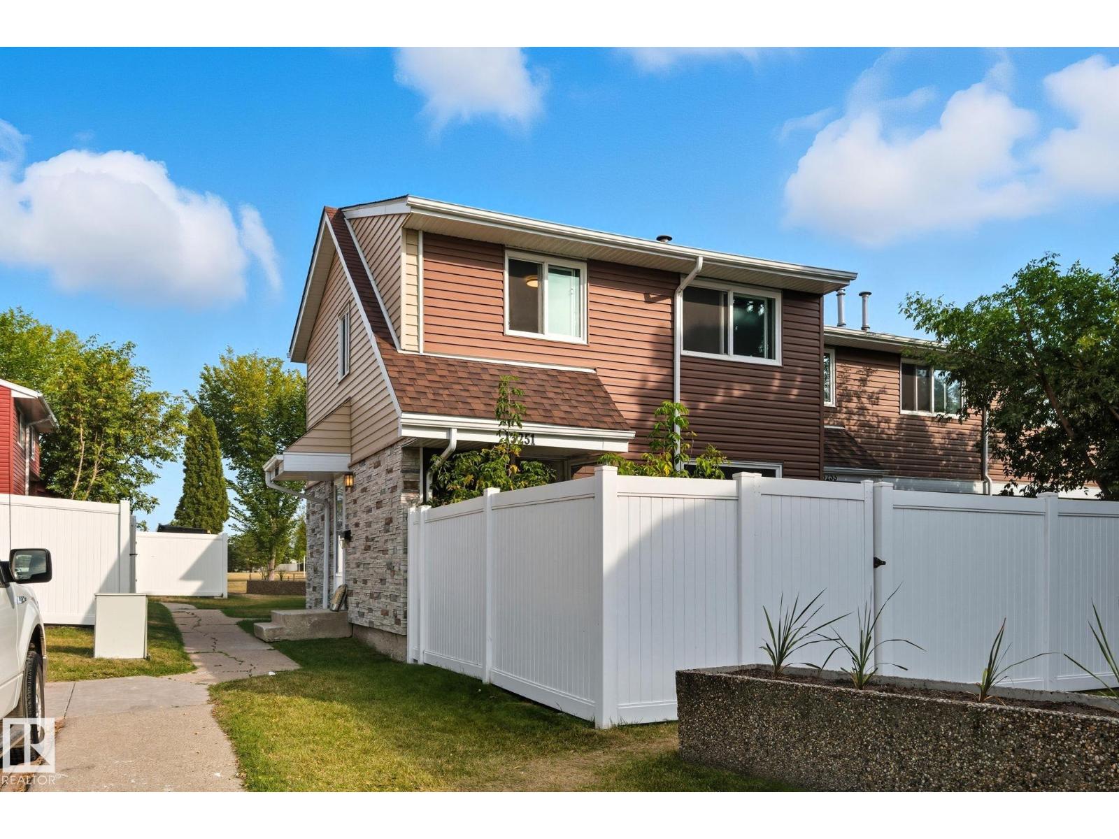 47 St Nw Unit 13251, Edmonton, AB T5A 3L5