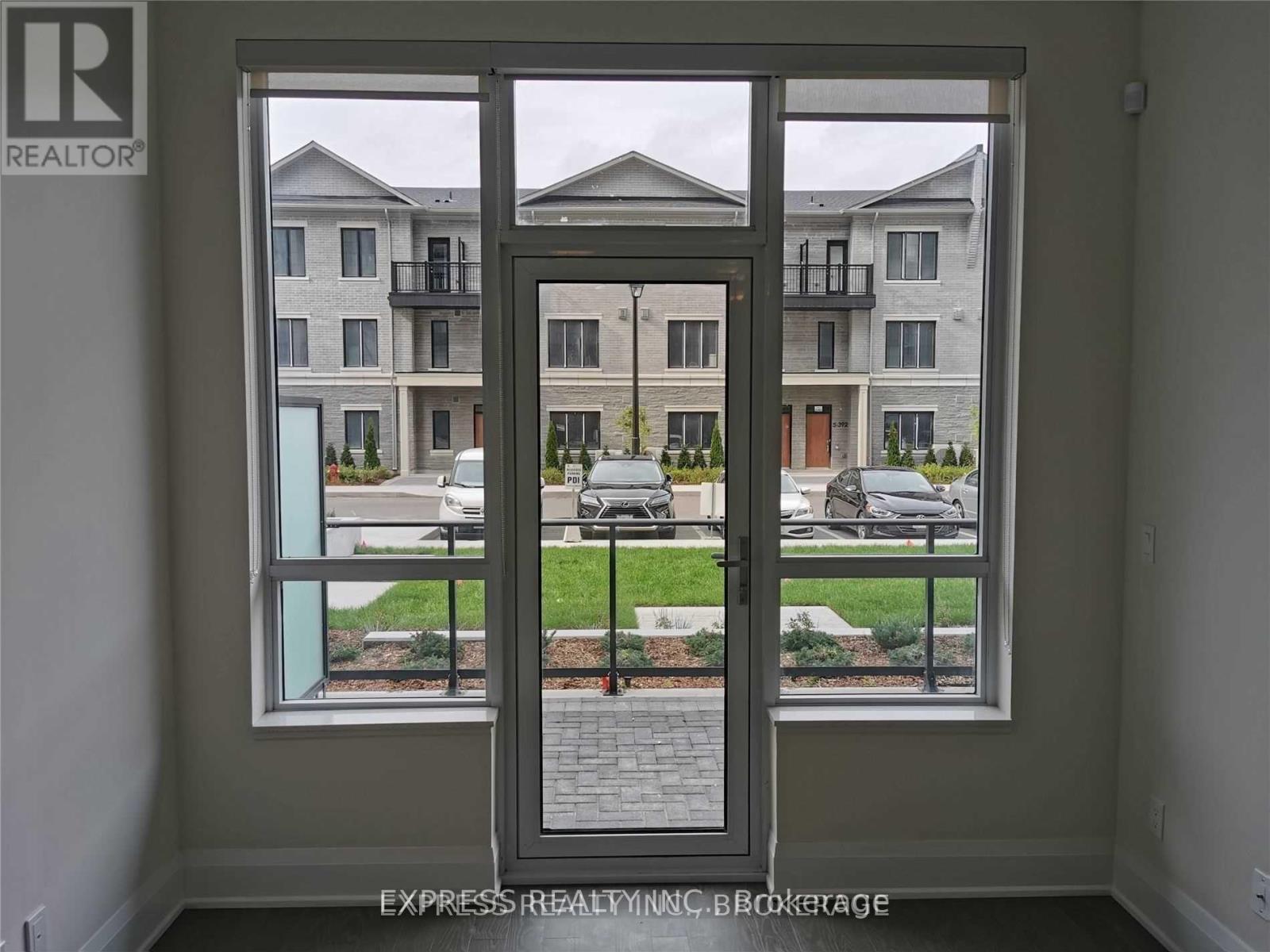 107 396 Highway 7 Rd E, Richmond Hill Doncrest, ON L4B 0G7