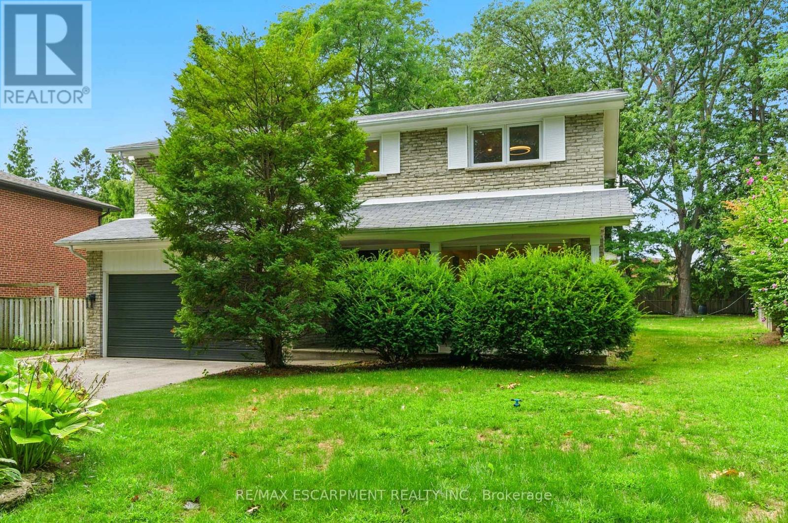 1245 Bramblewood Ln, Mississauga, ON L5H 1L9