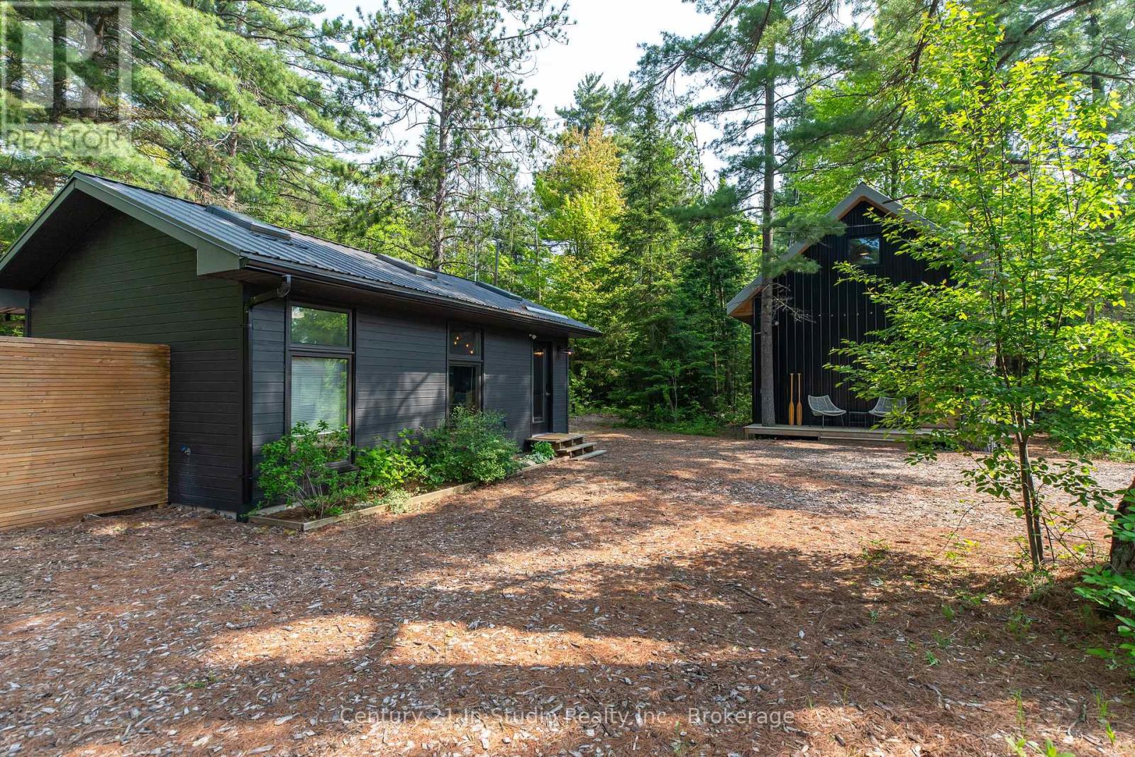 204 Ogimah Rd, Native Leased Lands, ON N0H 2T0