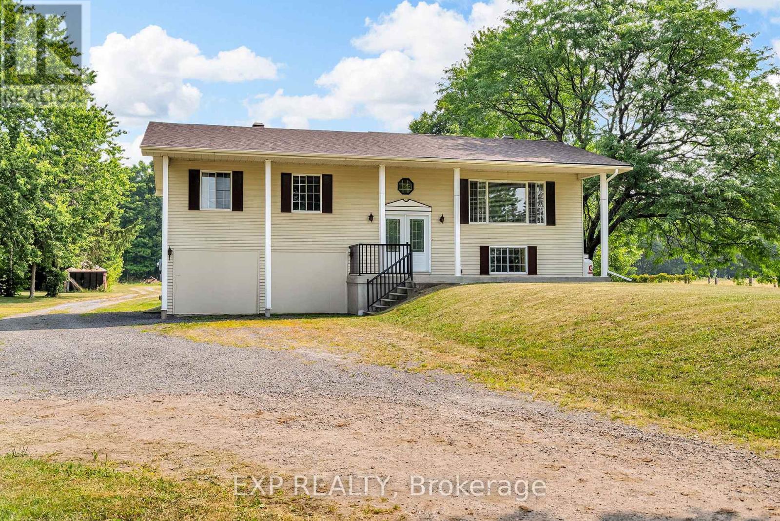4437 County Road 12 Rd, South Stormont, ON K0C 1R0