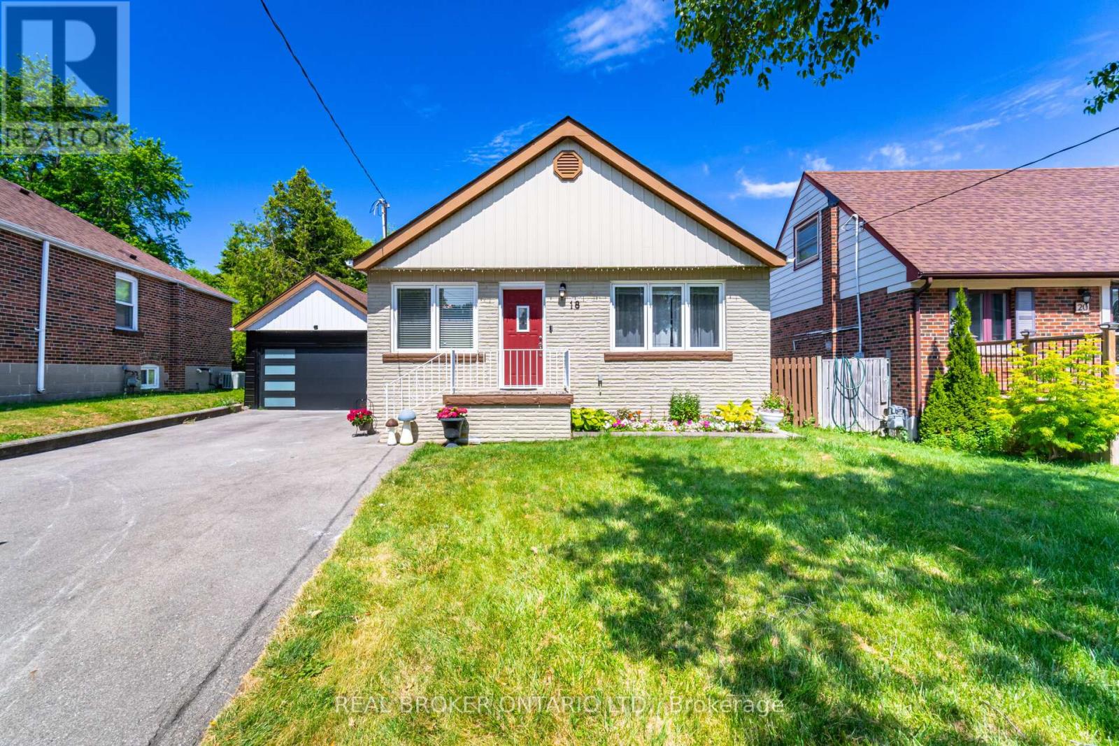 18 Adanac Dr, Toronto, ON M1M 2E4