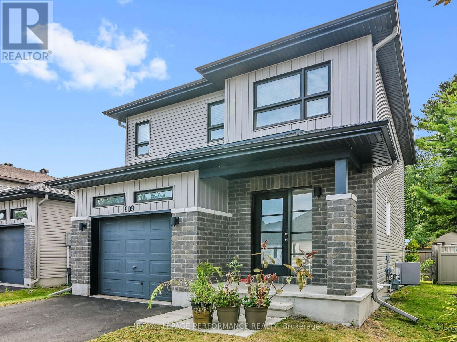609 Robert St, Clarence-rockland, ON K4K 1E8