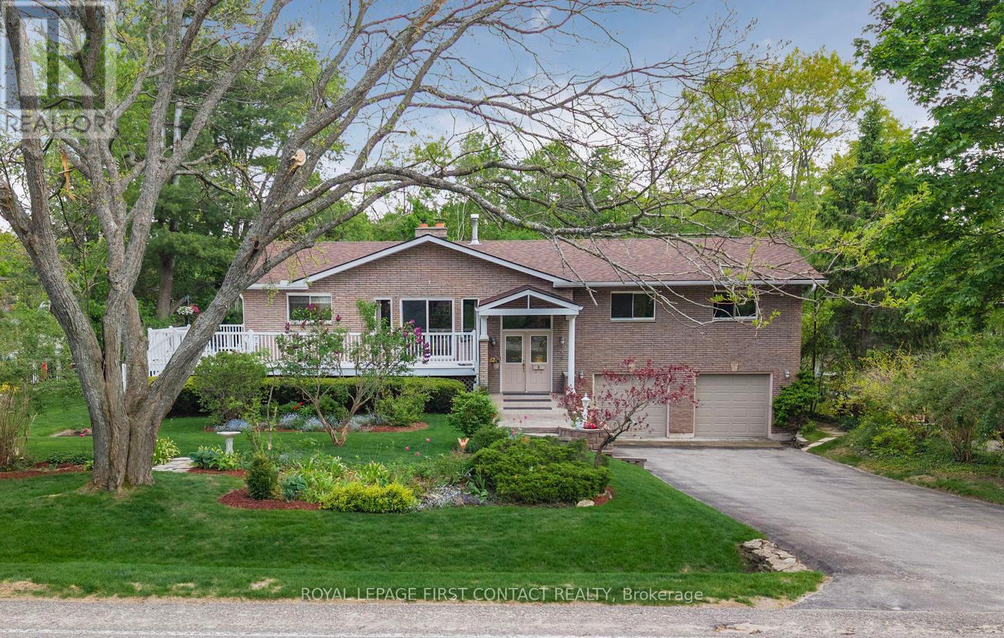 21 Pooles Rd, Springwater, ON L0L 1X1