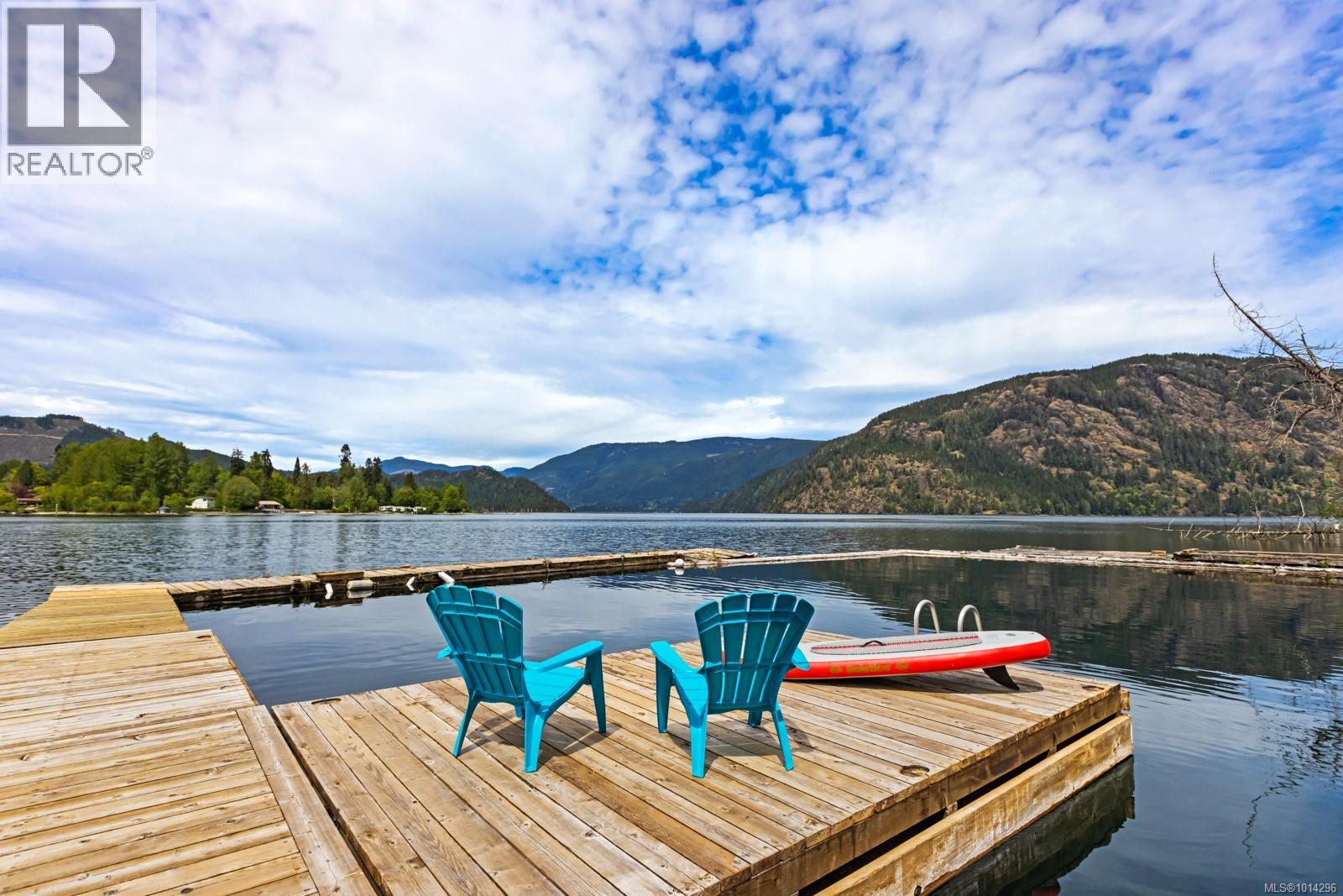 6918 Beach Dr, Honeymoon Bay, BC V0R 1Y0
