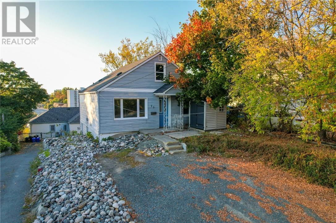 33 Pearl St, Sudbury, ON P3B 2N5