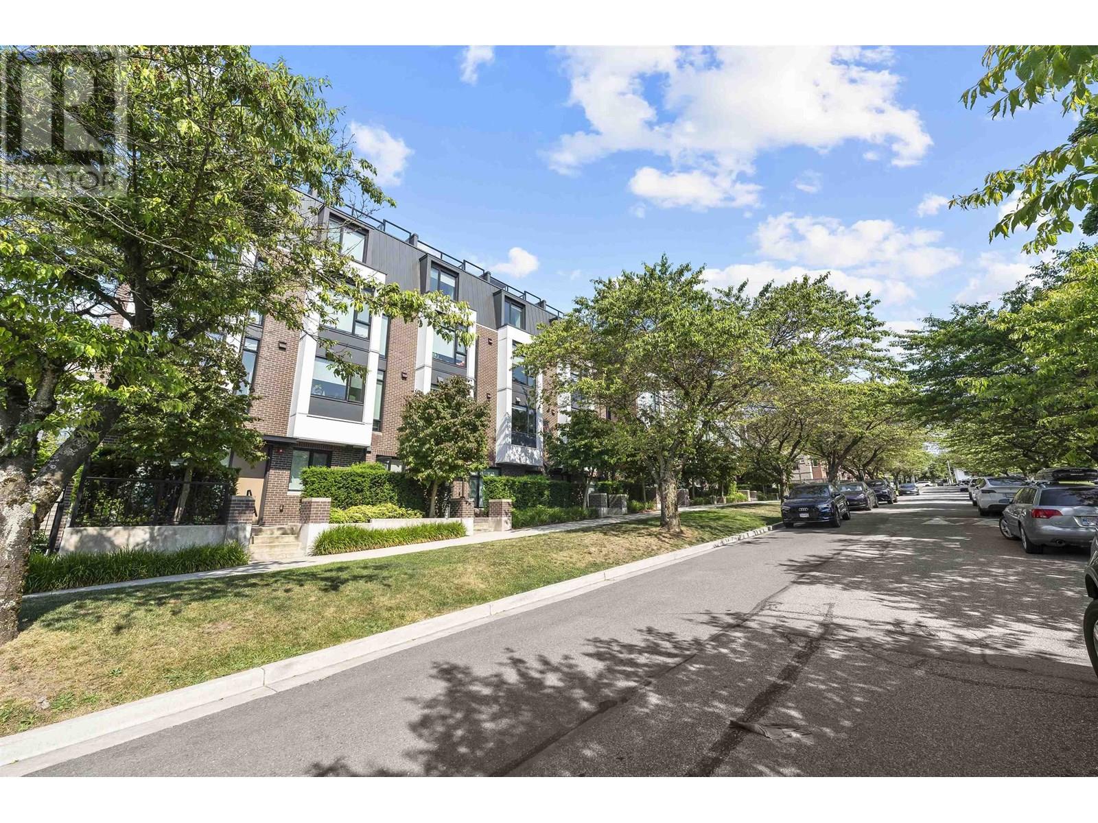 7605 Yukon St, Vancouver, BC V5X 2Y4