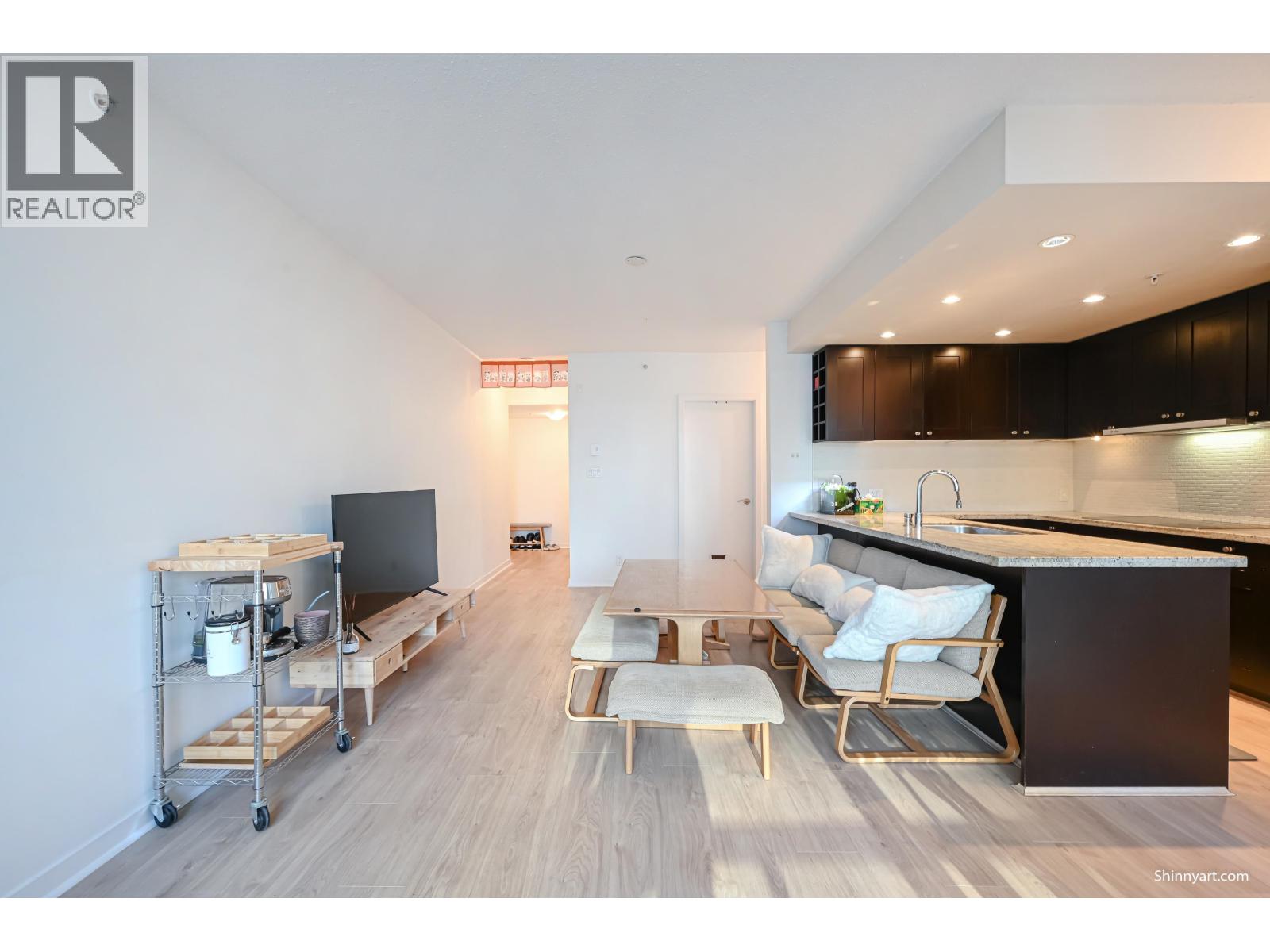 821 Cambie Street Unit 802, Vancouver, BC V6B 0E3