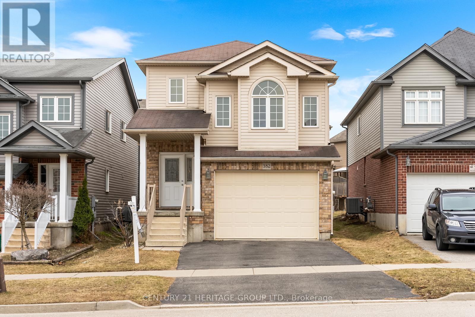382 Woodbine Ave, Kitchener, ON N2R 0A9