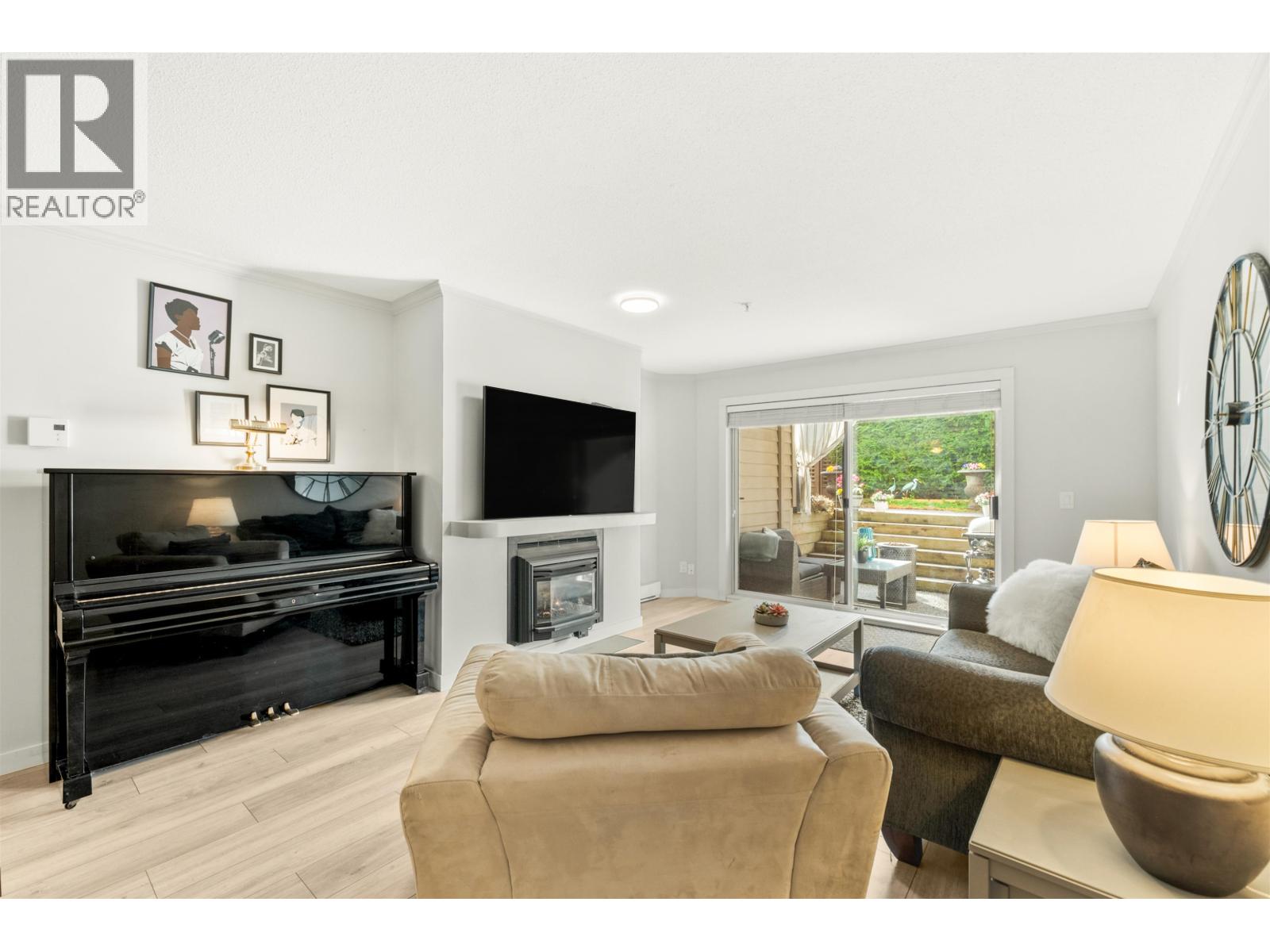 1050 Bowron Court Unit 305, North Vancouver, BC V7H 2X6